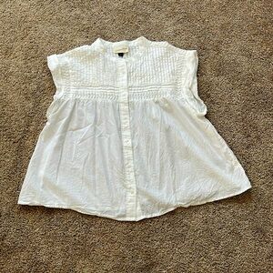 Universal Threads white blouse